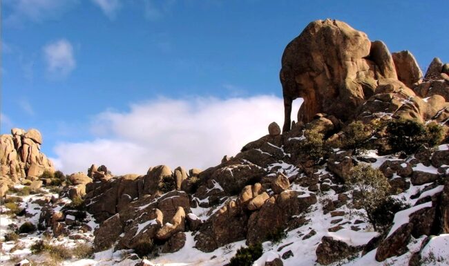 Vista de El Elefantito nevado desde el Norte - La Pedriza